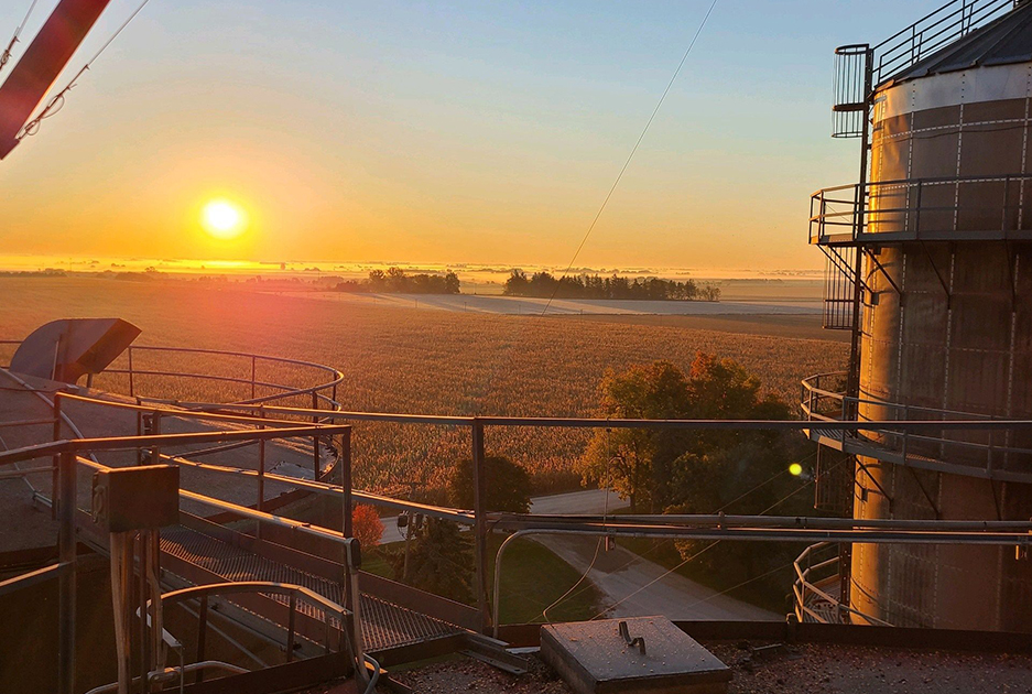 single-side-image-_0002_H9RSjrZQ